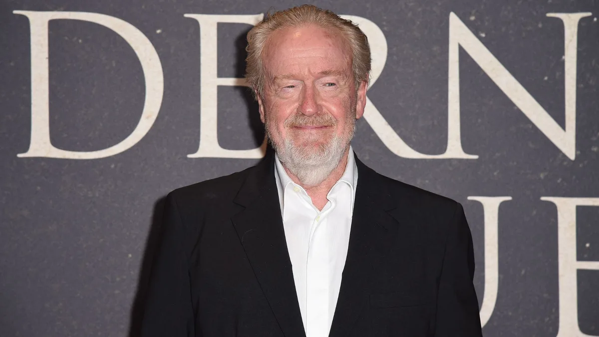 Ridley Scott revela continuar desenhando cada filme à mão antes das filmagens