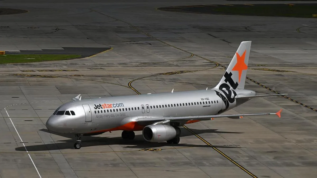 Ticketless passenger sparks Melbourne–Brisbane Jetstar delay as AFP called onboard
