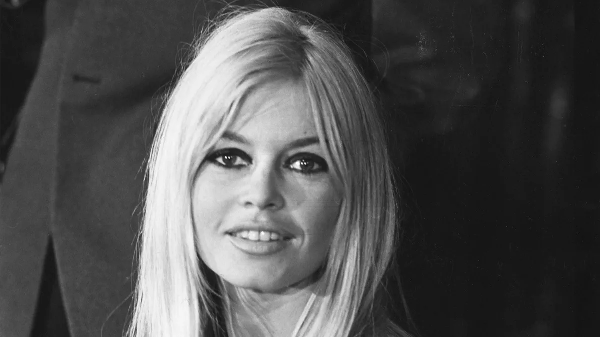 La subasta póstuma de Brigitte Bardot: cómo sus objetos cotidianos convirtieron 50.000 euros en casi un millón y desataron una batalla familiar