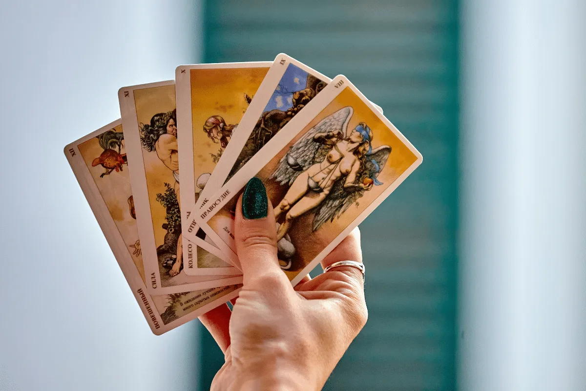 Tarot semanal: previsão para os signos de 21 a 27 de setembro de 2026
