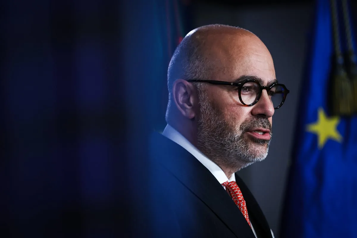 Pinto Luz reage a Passos Coelho: "Governo está absolutamente convicto do caminho que está a trilhar"
