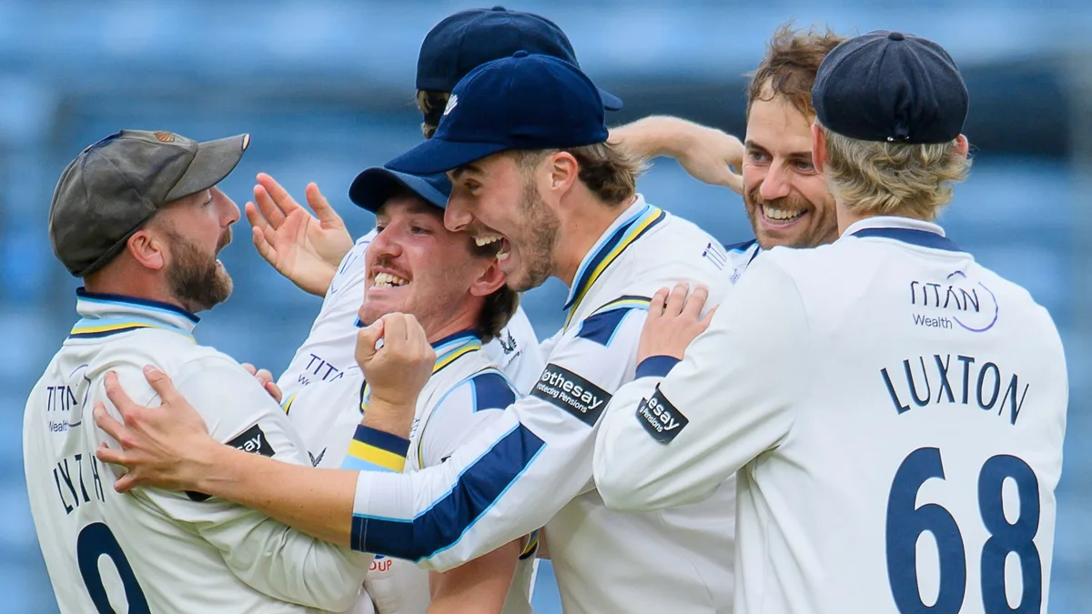 Somerset title hopes suffer major blow in Yorkshire defeat