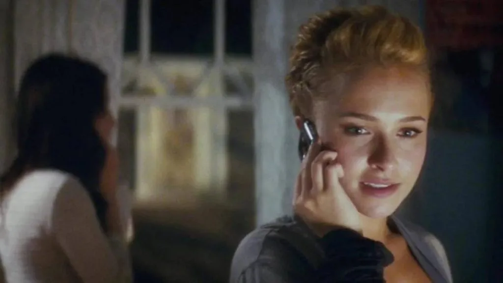Vizinha de Hayden Panettiere afirma tê-la visto ser carregada em uma MACA durante namoro com Brian Hickerson