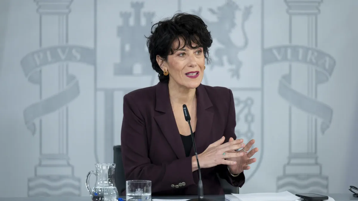 Moncloa dice que cumplirá la resolución del Supremo sobre la 'ley de nietos' pero ve difícil sacar a todos del censo a mes y medio del 29N