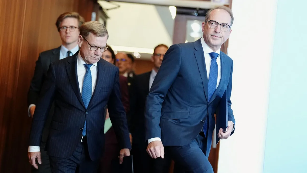 Kommentar zu Sanktionen gegen Russland: Auch politische Waffen sind schmerzhaft