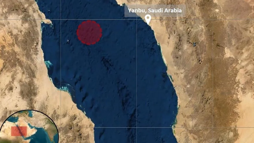 Un petrolero saudita fue atacado en el Mar Rojo y se incendió frente al puerto de Yanbu