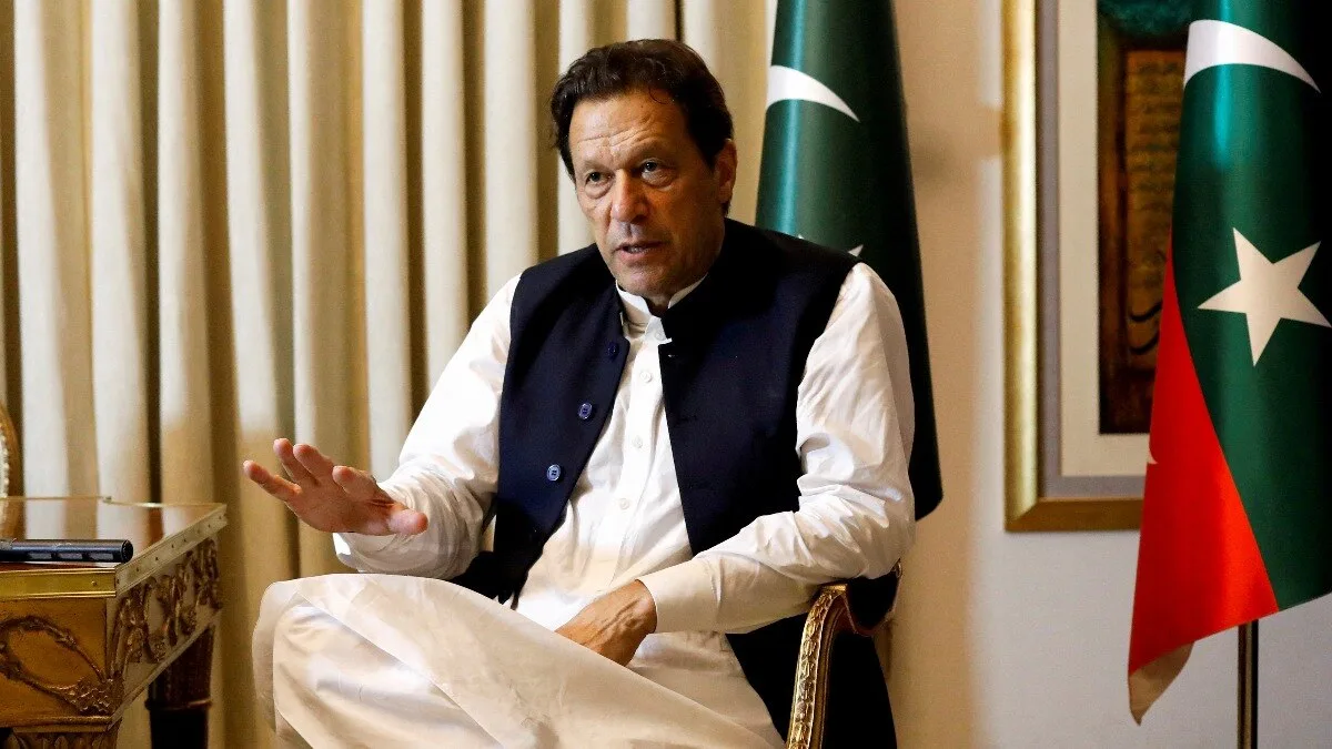 Imran Khan had bandage over eye, taken through dark hospital: Sister breaks down