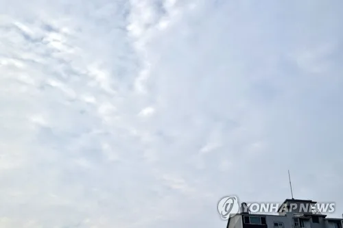 충북 구름 많음…낮 최고 33도