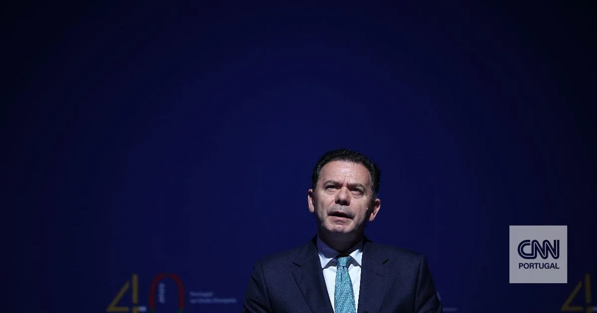 "Tem sido um dos membros do governo que tem mostrado aptidão para resolver problemas": Montenegro volta a defender Luís Neves