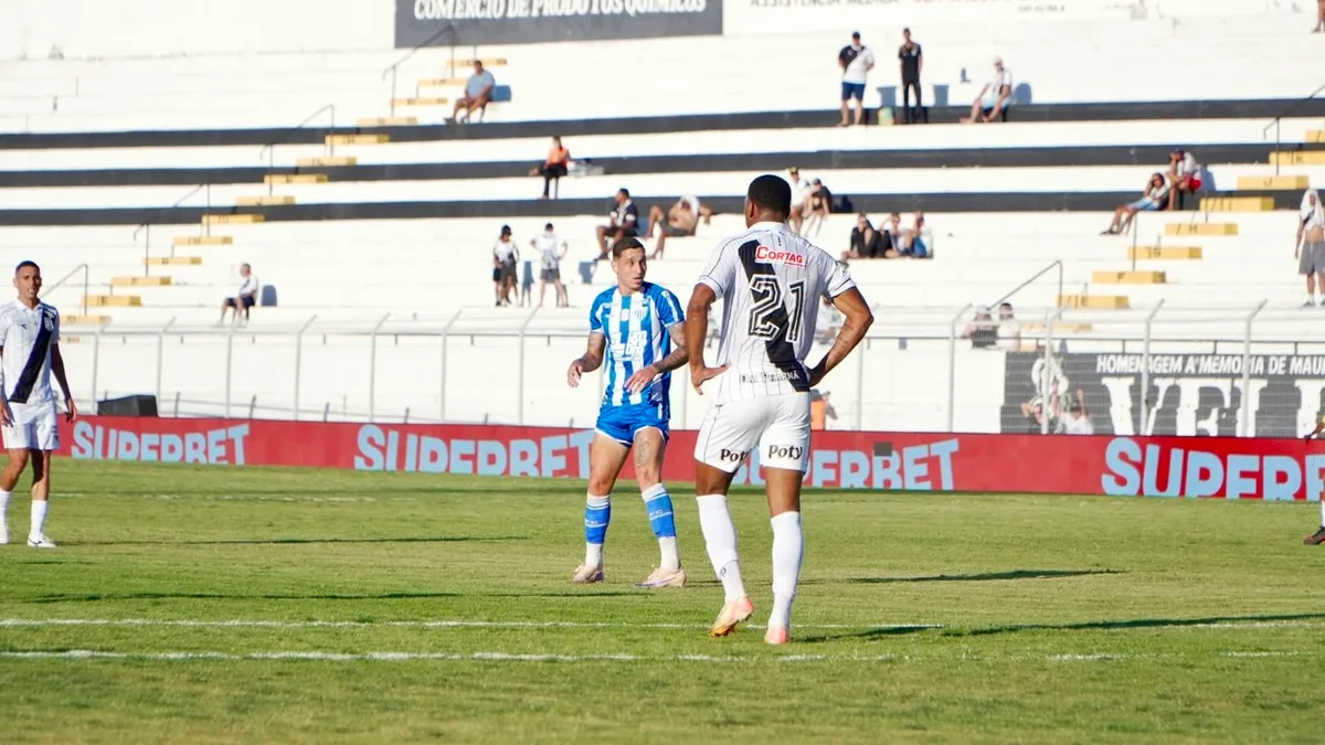 Análise: jogadores atuando no sacrifício expõem o tamanho do abandono na Ponte