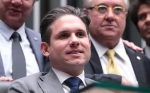 Motta se reúne com PSD, e líder anuncia apoio à recondução do presidente da Câmara