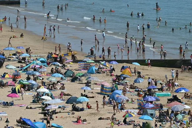 UK weather maps turn volcanic red for next 29C heatwave with 7 regions above 27C
