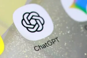 OpenAI lança ChatGPT para adolescentes com medidas de proteção e controles parentais