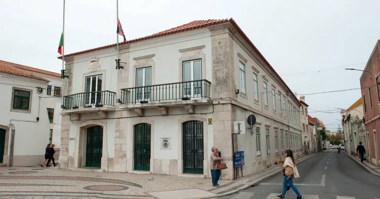 Peniche contra exploração mineira de caulino e argila