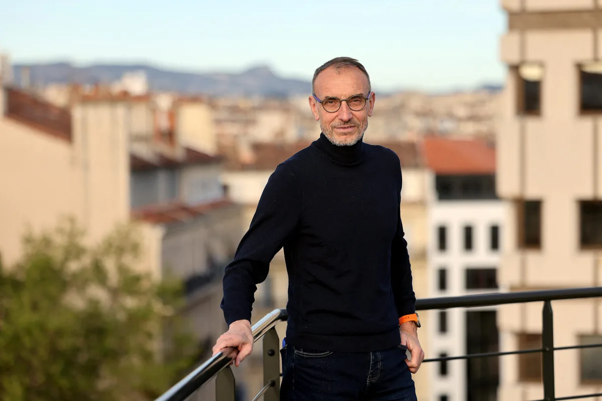"L'IA accélère la recherche mais menace la créativité des scientifiques" : la mise en garde du Pr Eric Vivier