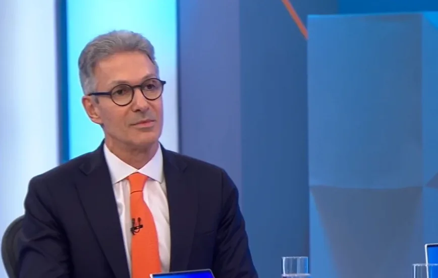 Zema enfrenta saia justa na Globo ao ser questionado sobre explosão da dívida mineira