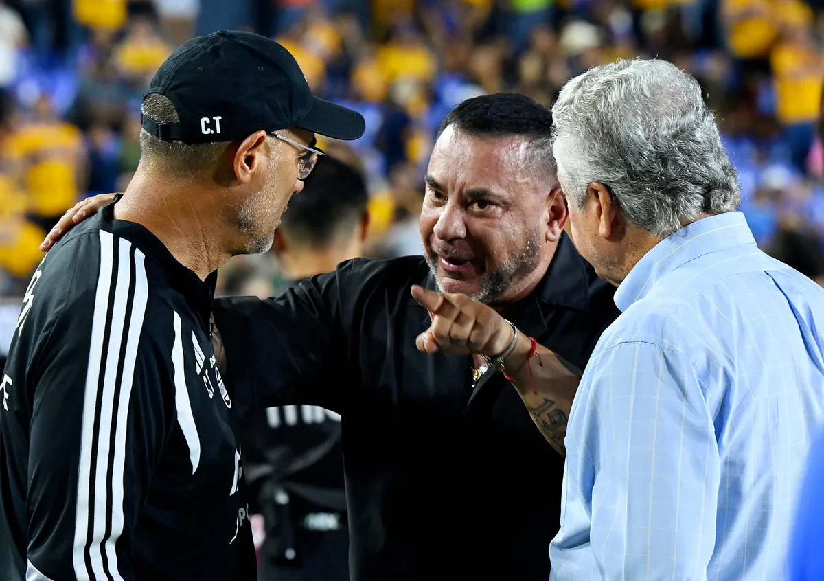 Antonio Mohamed explota, se va expulsado y le restriega a Tigres las tres finales que les ha ganado