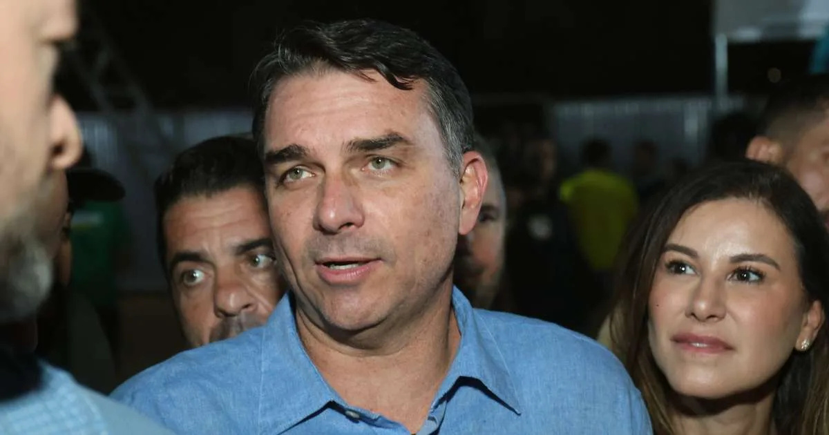 Flávio Bolsonaro (PL) registra candidatura com patrimônio de R$ 8,1 milhões