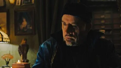 Mark Hammil aparece irreconhecível em participação surpresa em Carrie