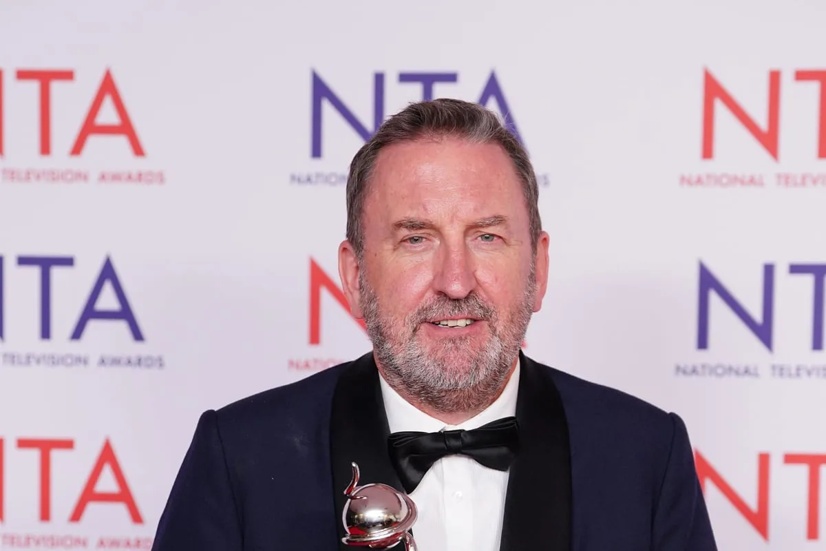 Lee Mack, Katherine Ryan and Harry Hill lead cast of Last One Laughing series 3