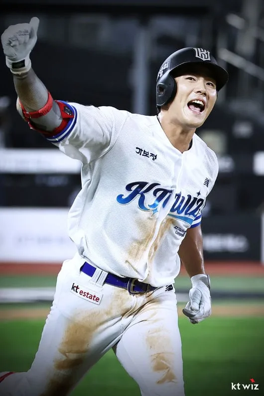 ‘78억’ 엄상백 보상선수 대형사고 쳤다! 11회 극적 끝내기포→1위로 대구행 확정, 강철매직 함박웃음 “장진혁 홈런 덕에 승리”