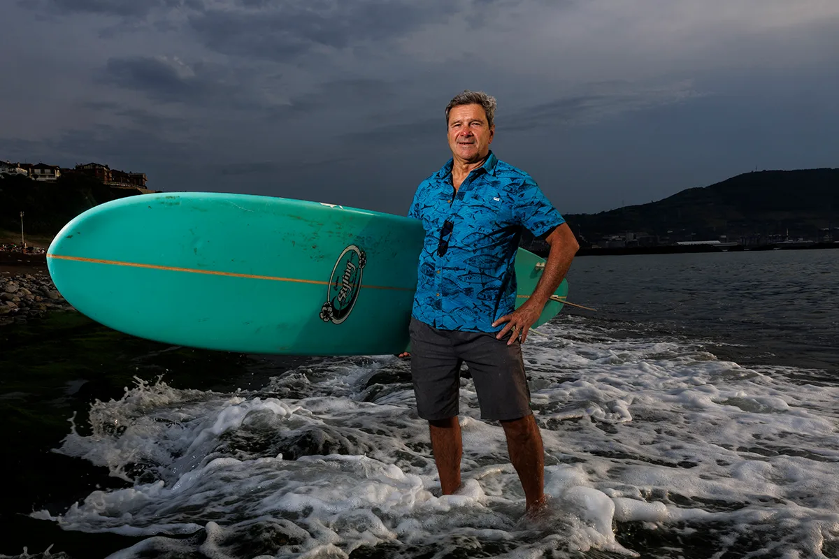 Los hombres que trajeron el surf a España en pleno franquismo: "Éramos libres cuando no se podía serlo"