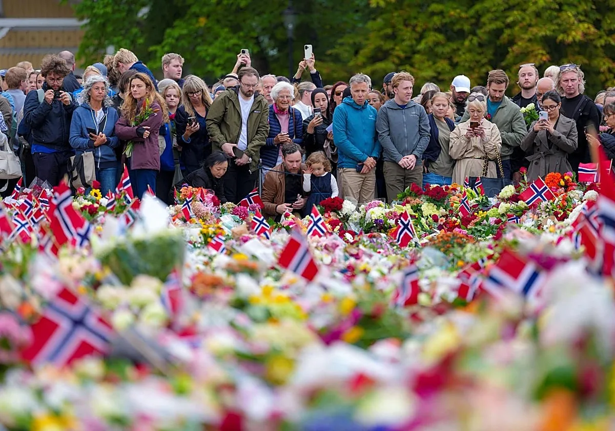 Haakon asume el trono mientras Noruega llora la muerte del Rey Harald