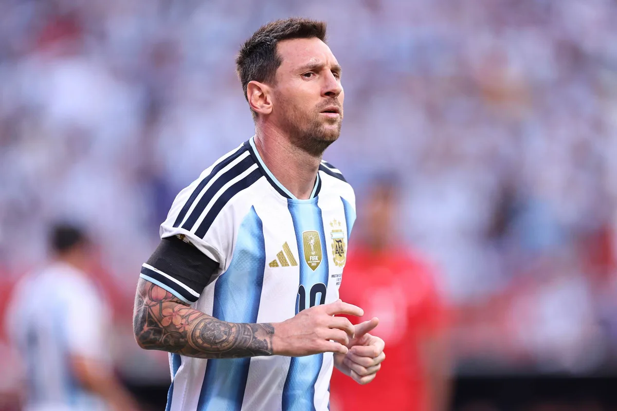 Messi não jogará Copa do Mundo em casa após aposentadoria da seleção