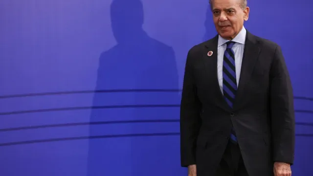 Primeiro-ministro do Paquistão condena ataque ao aeroporto de Riade