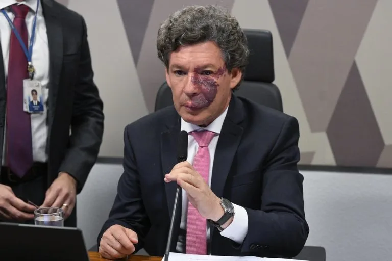 Após adiamento, taxa das blusinhas volta à pauta de comissão especial