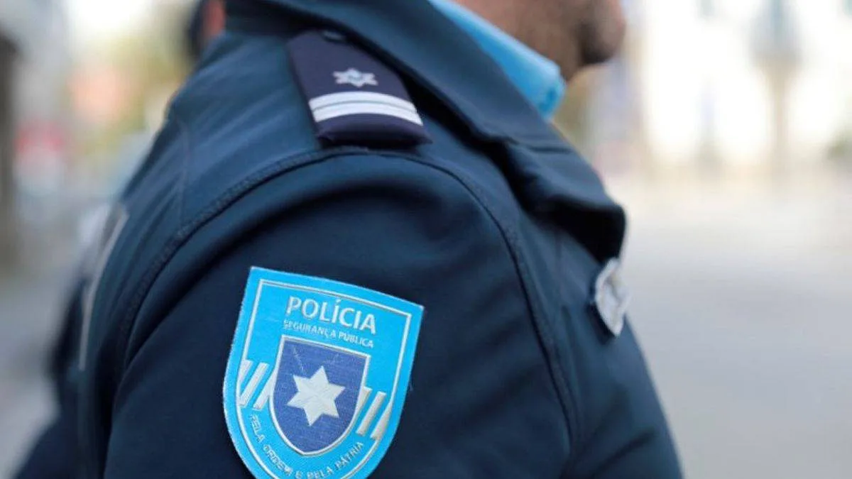 PSP de Évora detém dois homens e apreende 97 doses de haxixe