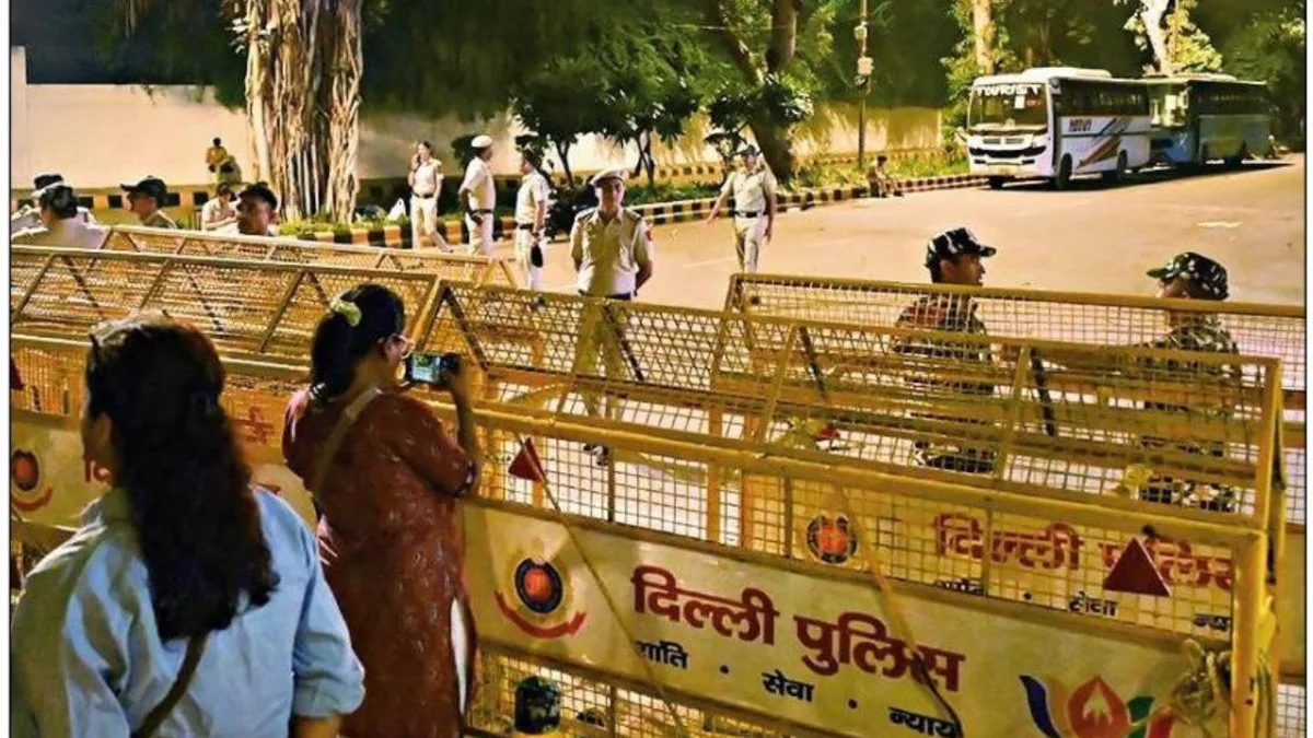 Before CJP protest, Delhi bandh: Mobile net, metro, roads blocked in heart of city