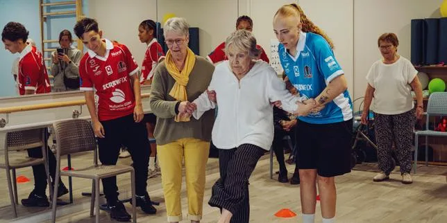 Quand des footballeuses du Racing Club Roubaix-Wervicq font équipe avec des seniors