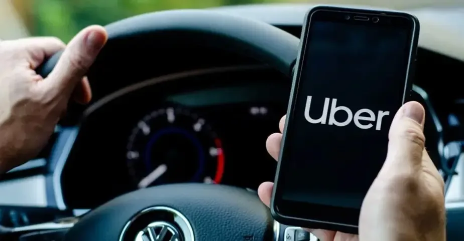 Uber vai pagar mais por atrasos e usar IA para indicar corridas