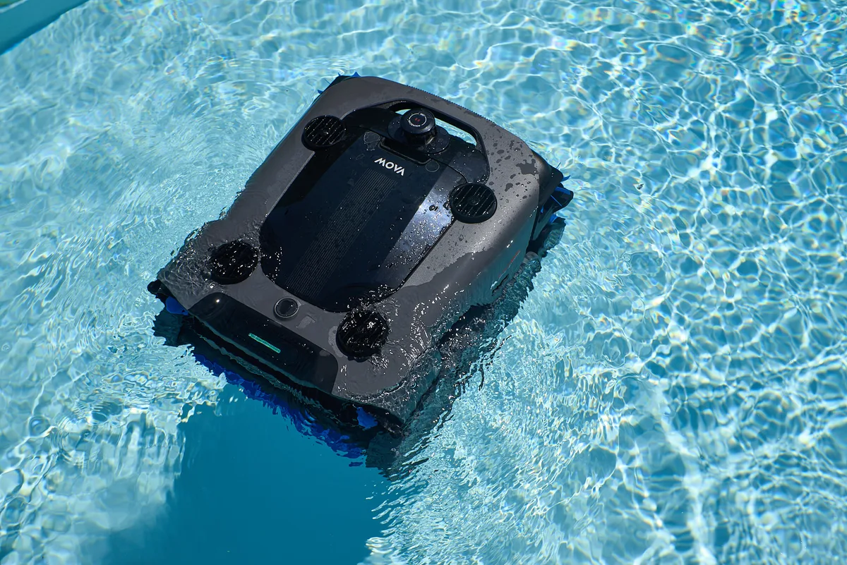 Test Mova Rover X10 : le robot piscine qui en fait tellement qu'il oublie les fondamentaux