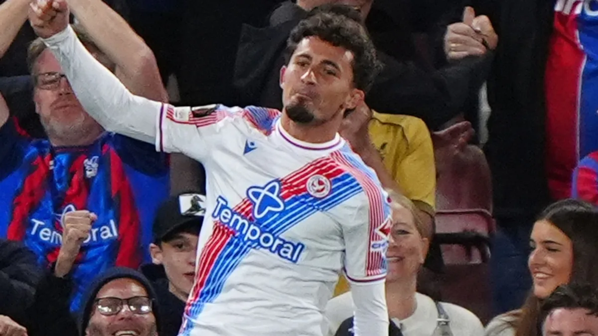 Palace power past Lech Poznan to win on Europa League debut