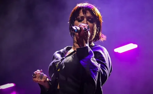 Alejandra Guzmán sufre accidente en pleno concierto en Veracruz y es hospitalizada: "Perdónenme, pero se me salió la cadera"