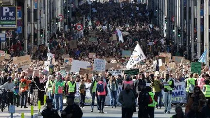 Canicule, sécheresse, incendies : après un été hors normes, est-il encore utile de marcher pour le climat ?