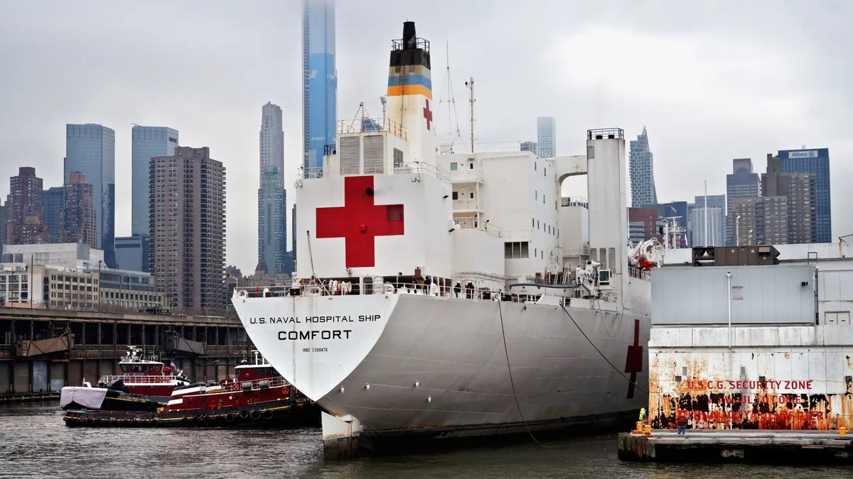Un hospital flotante, puentes móviles y otras medidas concretas de Estados Unidos contra El Niño en Perú