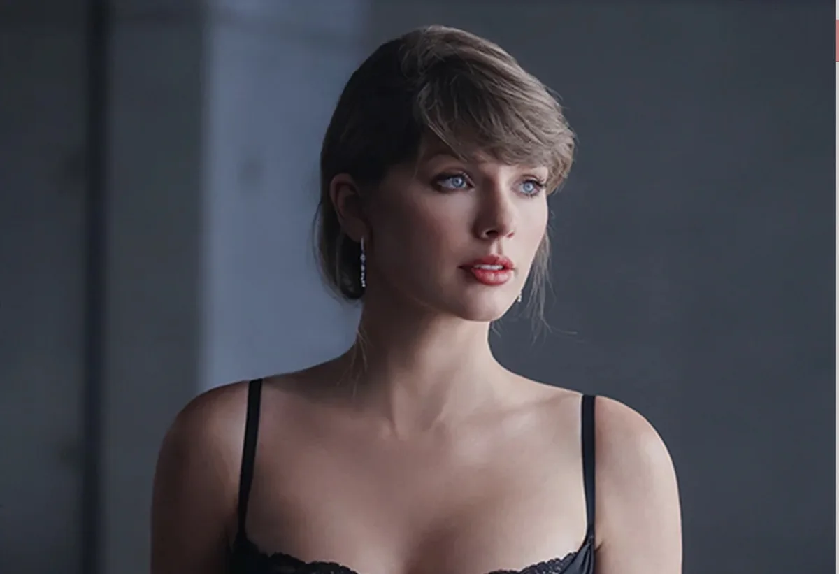 Taylor Swift Announces ‘The Life of a Showgirl: The Encore’ Album With Four New Songs