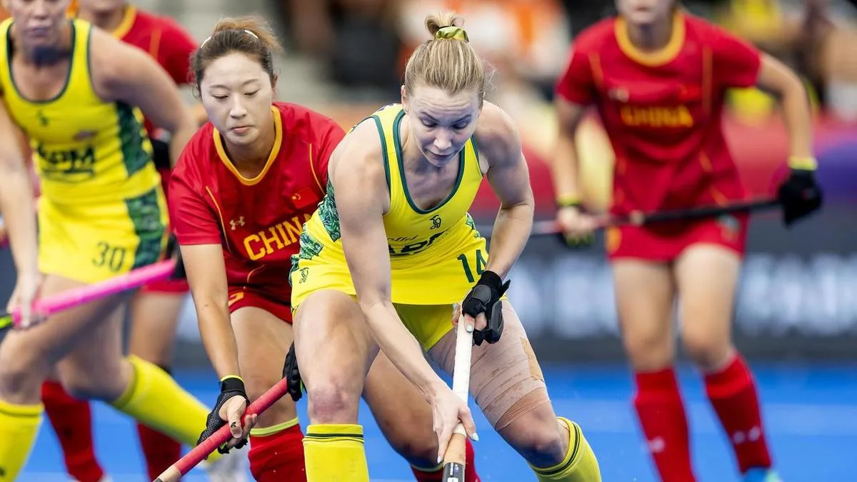 Hockeyroos secure spot in World Cup semi-finals