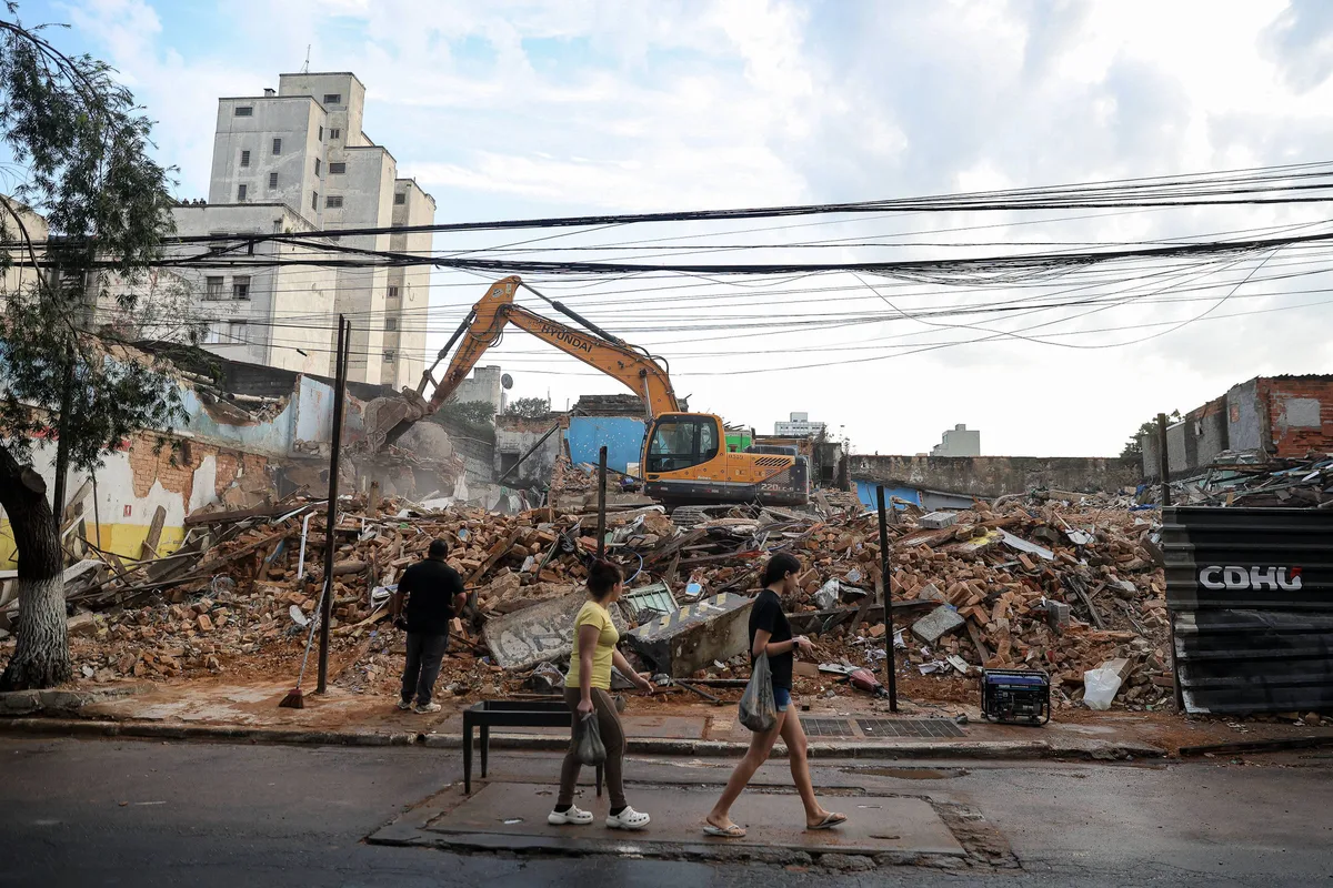 Gestão Tarcísio inicia demolições para nova sede no centro de SP, e proprietários temem redução de indenizações