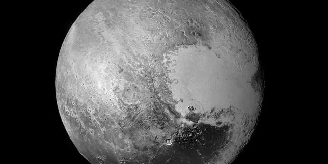 Quand Pluton perdait son statut de planète en 2006, après un vote à main levée