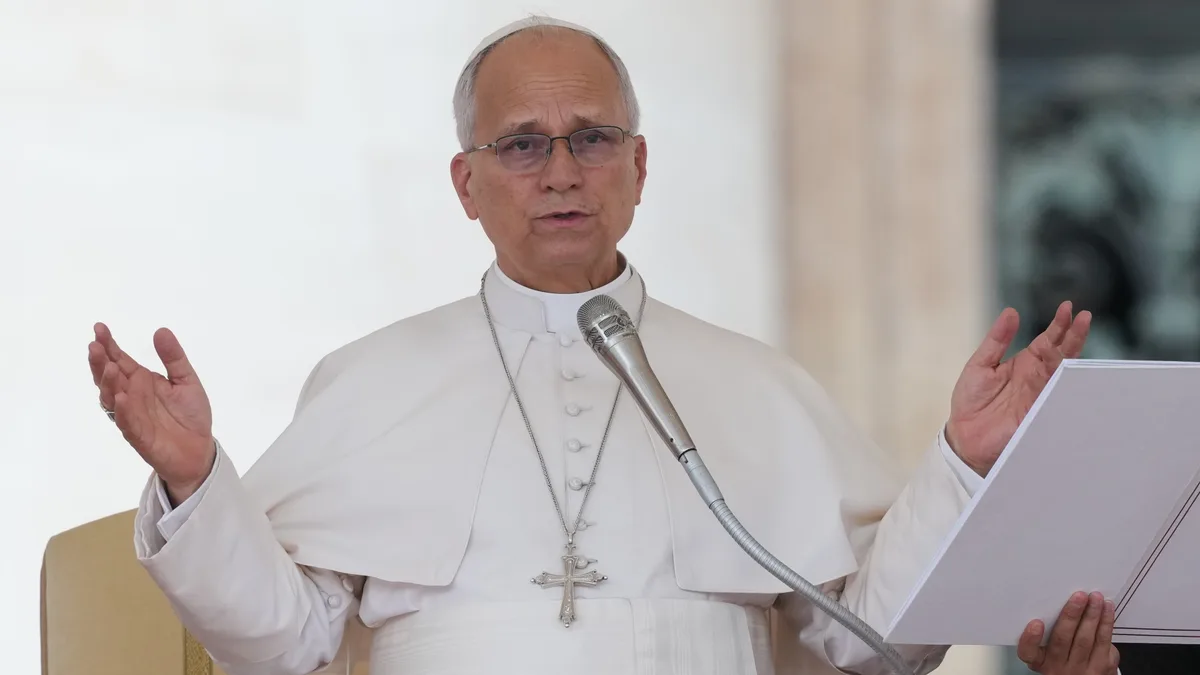 León XIV revocó los recortes salariales de cardenales y altos cargos del Vaticano