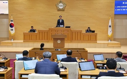 신안군의회, 민생안정지원금·군 공항 이전 대응 조례안 의결