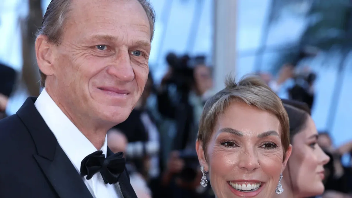 Mueren en accidente de coche Mathilde Favier, directora de Dior, y su marido, el productor Nicolas Altmayer