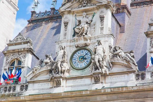 À Paris, on remet les pendules à l’heure tous les lundis