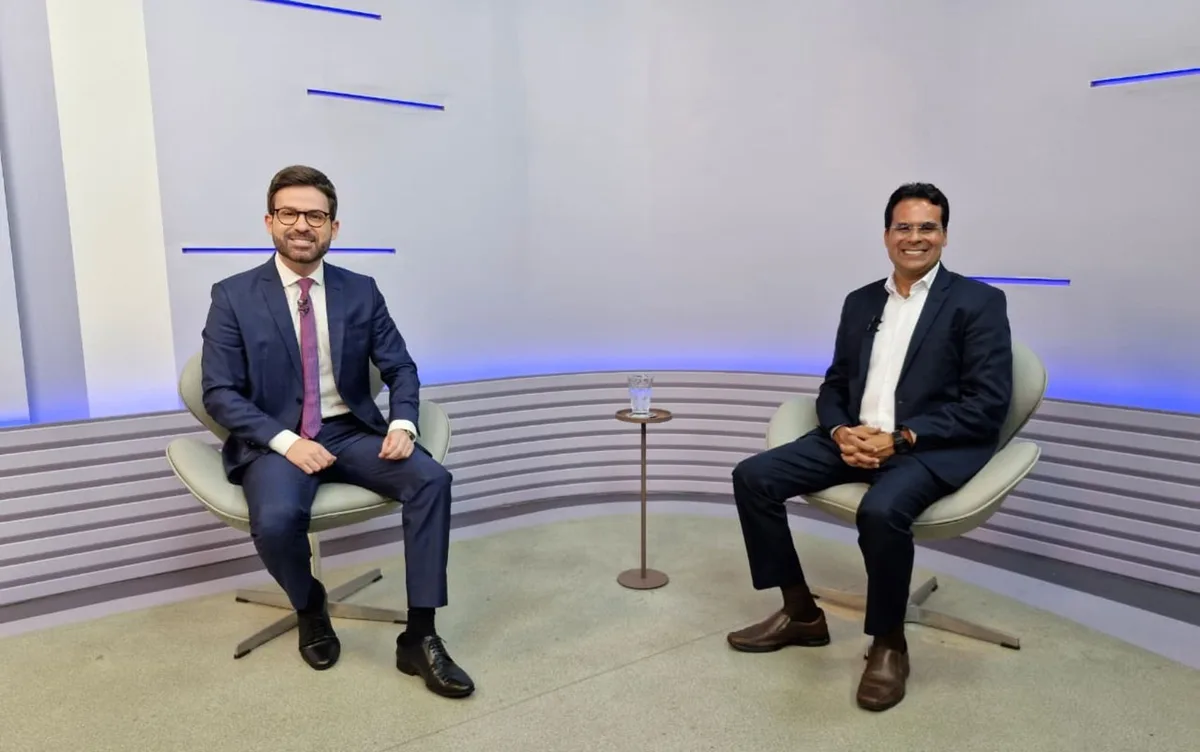 Candidato ao governo de SE, Dr. Helton diz que vai reestatizar a Deso e reduzir jornada dos servidores