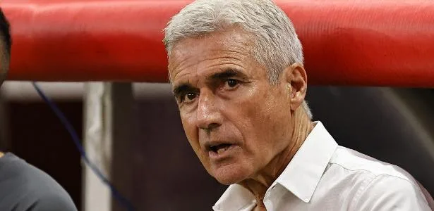 Grêmio demite Luis Castro e já define Roger, Zubeldía e Renato como alvos