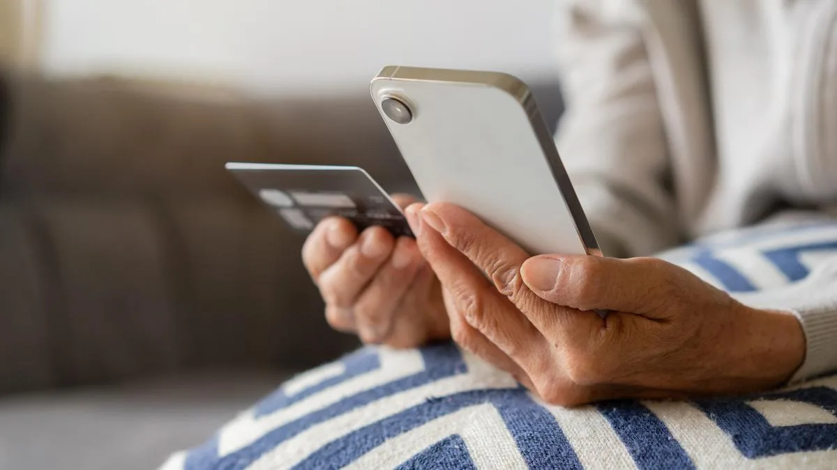 What is the electoral roll cyber scam in which a 79-year-old Pune man lost ₹11.92 lakh?